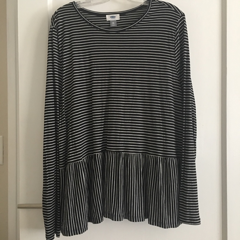 Old Navy long sleeve peplum tee